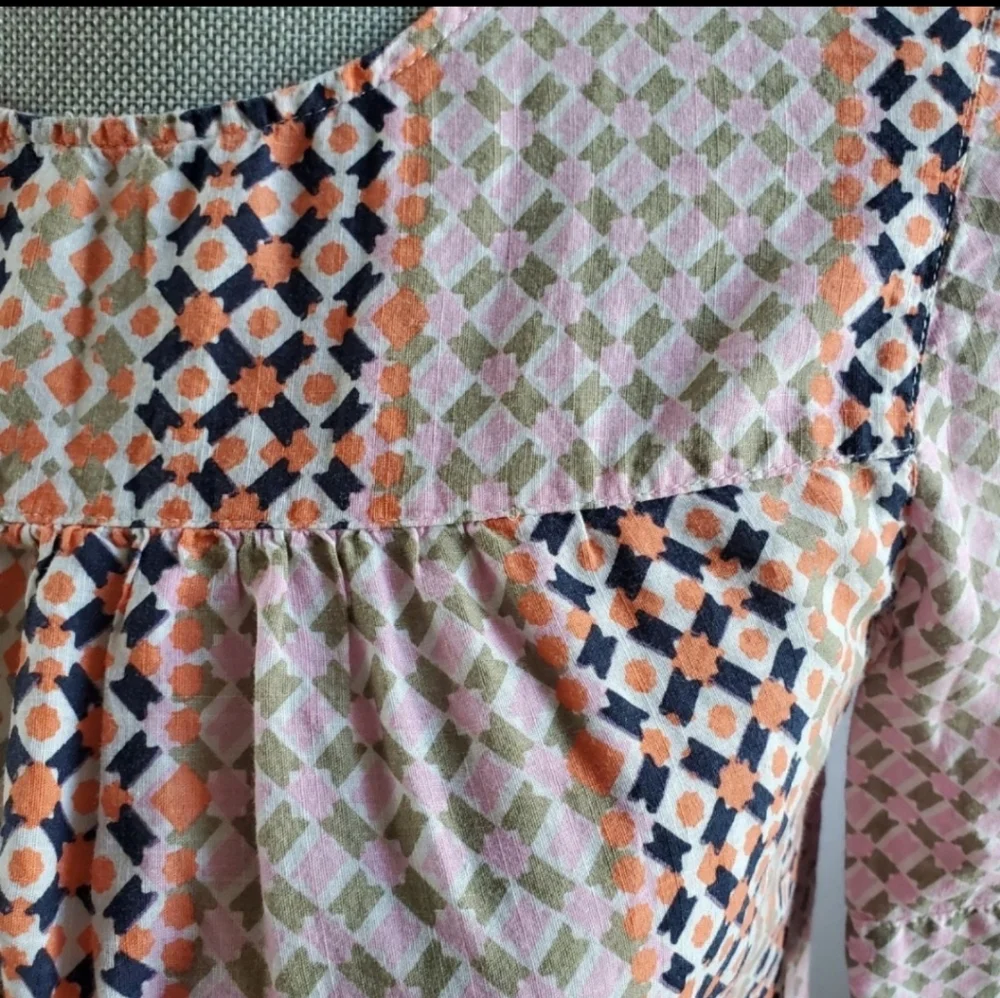 ⭐4/$20 J‎ Crew Pink Geo babydoll Top Size 2